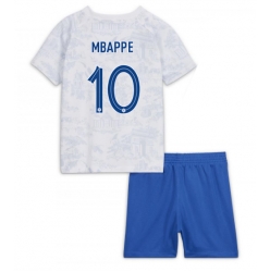 Frankrike Kylian Mbappe #10 Bortedraktsett Barn VM 2022 Kortermet (+ Korte bukser)